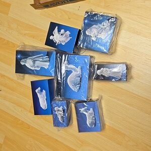 Avon vintage 1980's porcelain nativity pieces